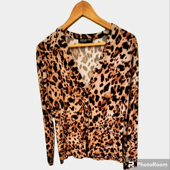 Jones New York Tops - Jones New York Leopard Print Deep Vneck Button Up Top